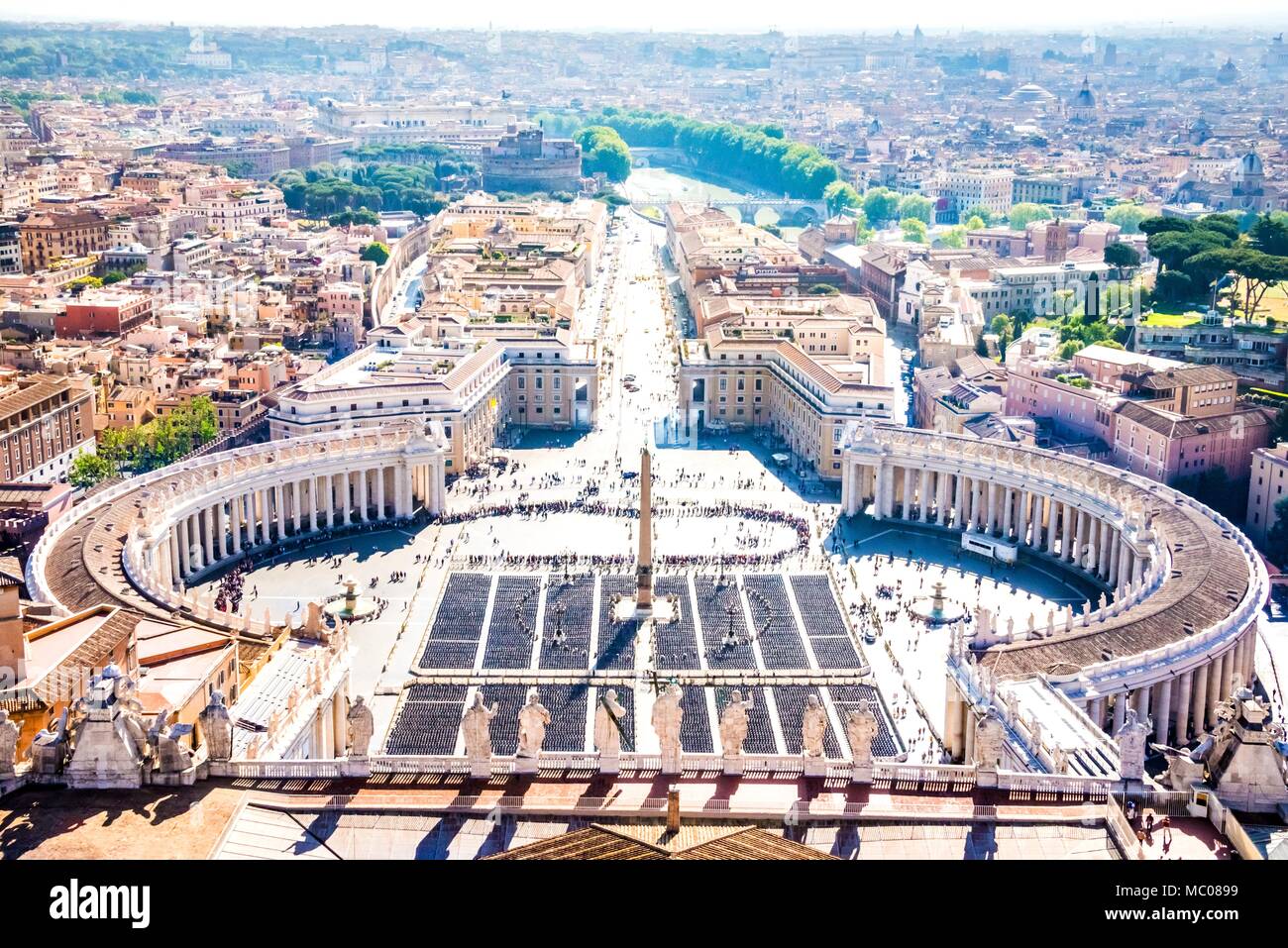 Blick von der Basilika von St. Peter Dome im Vatikan. Stockfoto