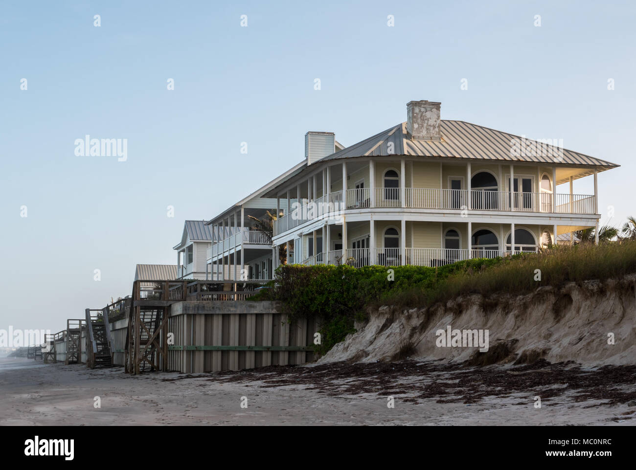 VERO Beach, Florida - 11. FEBRUAR 2018: Strand Häuser entlang der Küste. Stockfoto