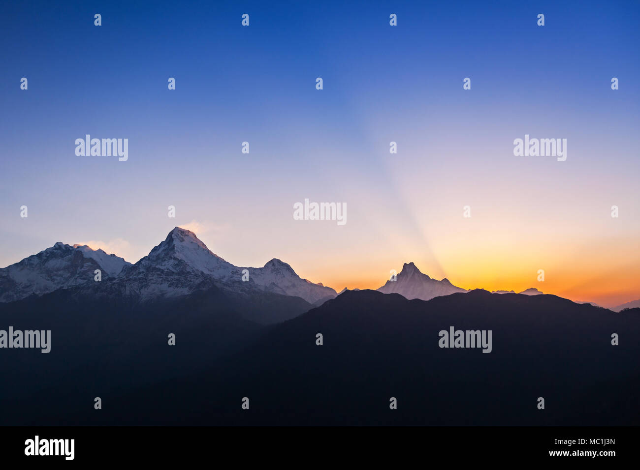 Sehr schöne surise im Himalaya, Nepal Stockfoto