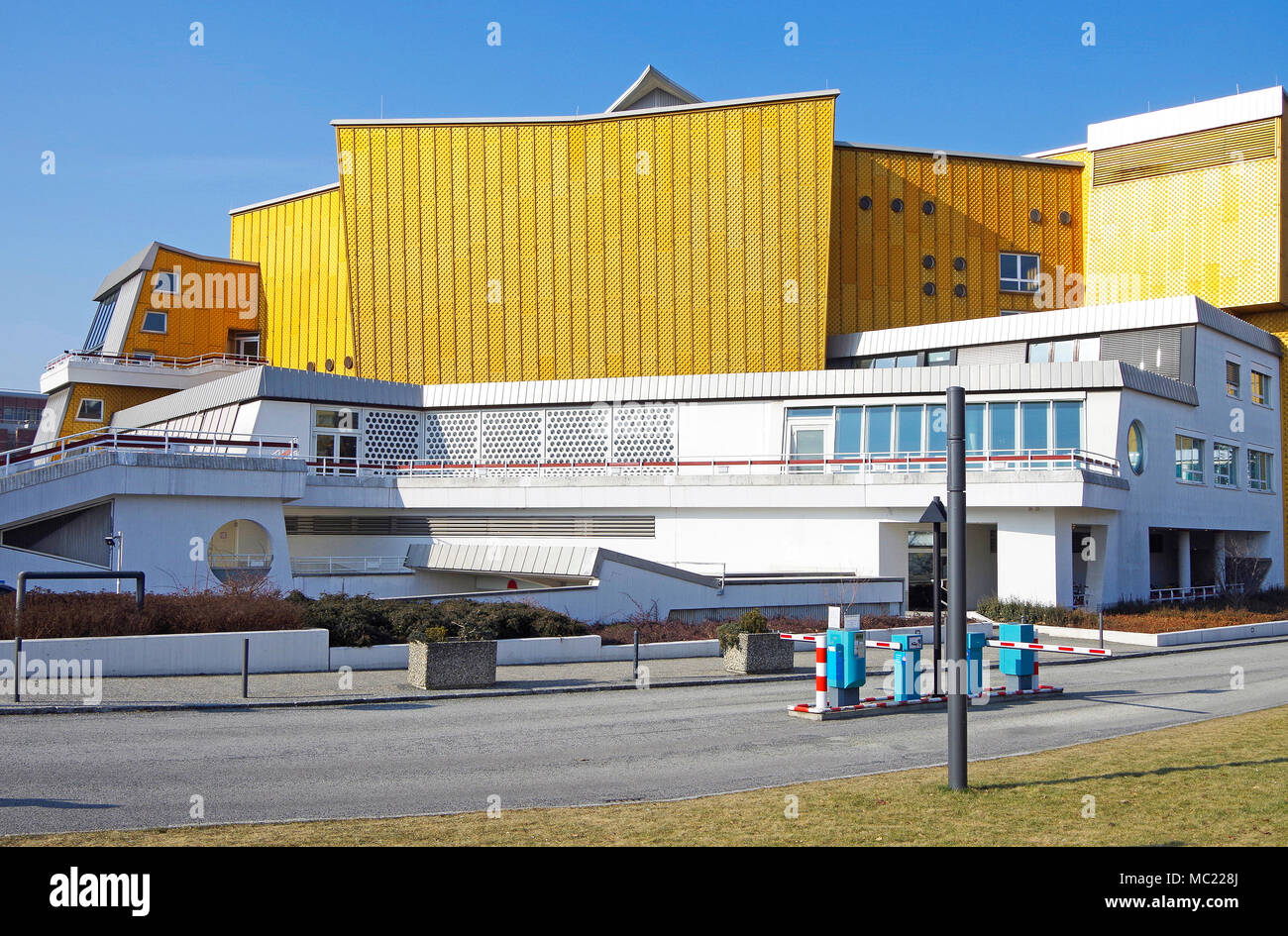 Die Berliner Philharmonie, die Heimat der Berliner Philharmoniker, der Architekt Hans Scharoun, Eingang zur Tiefgarage Stockfoto