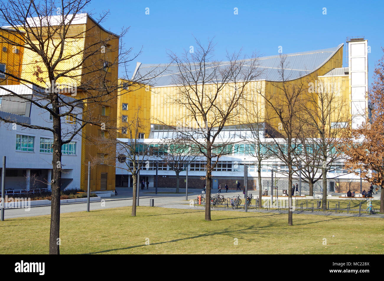 Die Berliner Philharmonie, die Heimat der Berliner Philharmoniker, der Architekt Hans Scharoun, der ganze Komplex aus der SW Stockfoto