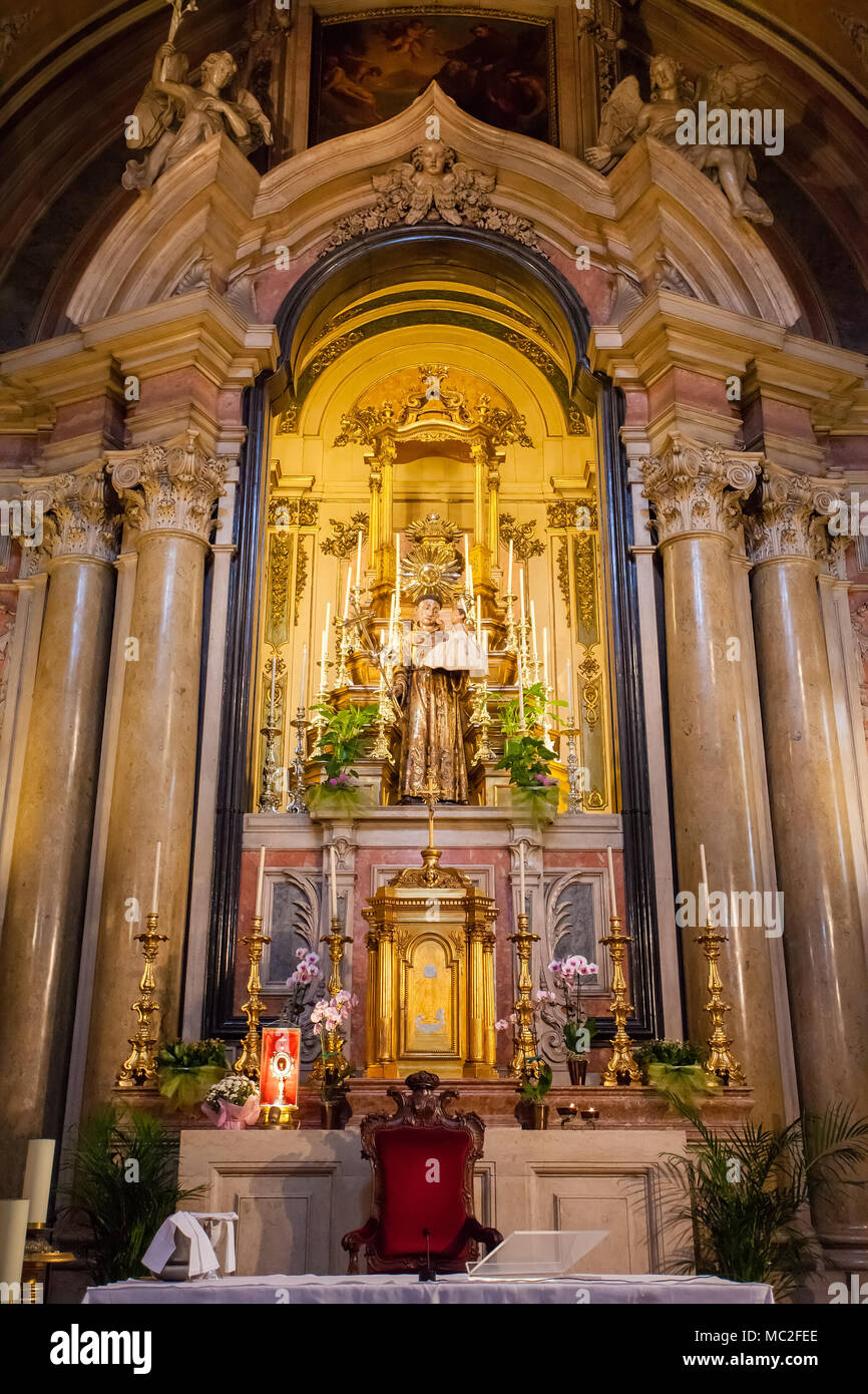Lissabon, Portugal. Altar der Kirche Santo Antonio de Lisboa. Auf Heiligen Antonius von Lissabon/Padua/Padova Geburtsort gebaut. Barock Stil Stockfoto