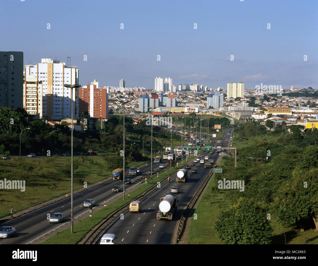 Avenida Afonso D'Escragnolle Taunay, Rodovia dos Bandeirantes, Sao Paulo, Brasilien Stockfoto