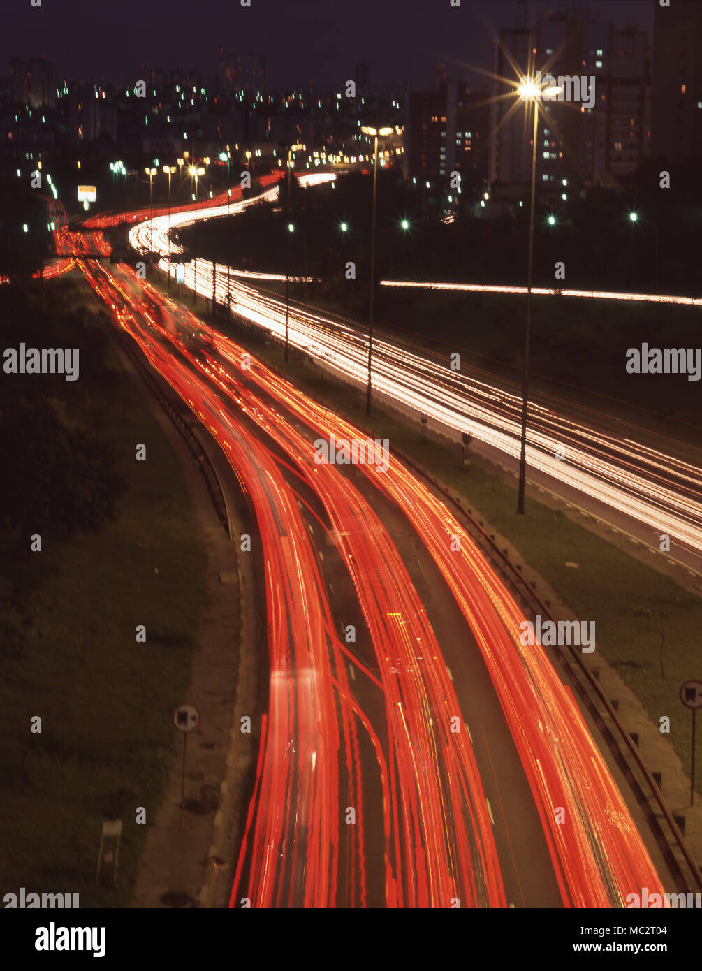 Avenida Afonso D'Escragnolle Taunay, Rodovia dos Bandeirantes, Sao Paulo, Brasilien Stockfoto