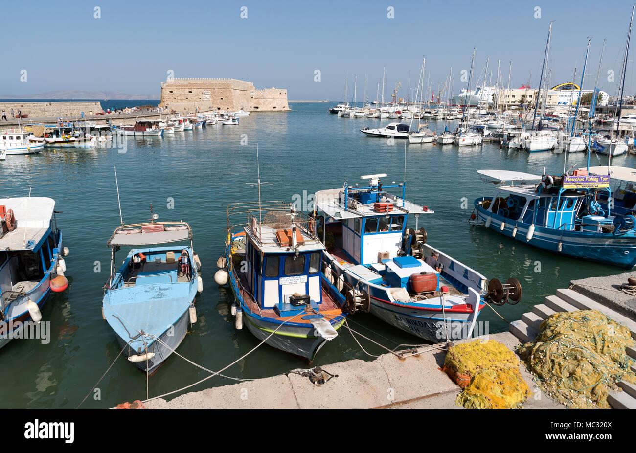 Heraklion Hafen und die Festung Venetion, Kreta, Griechenland. 2017. Stockfoto