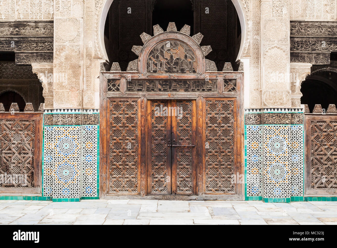 Die Medersa Bou Inania ist eine Madrasa in Fes, Marokko. Medersa Bou Inania ist als hervorragendes Beispiel für Marinid Architektur anerkannt. Stockfoto