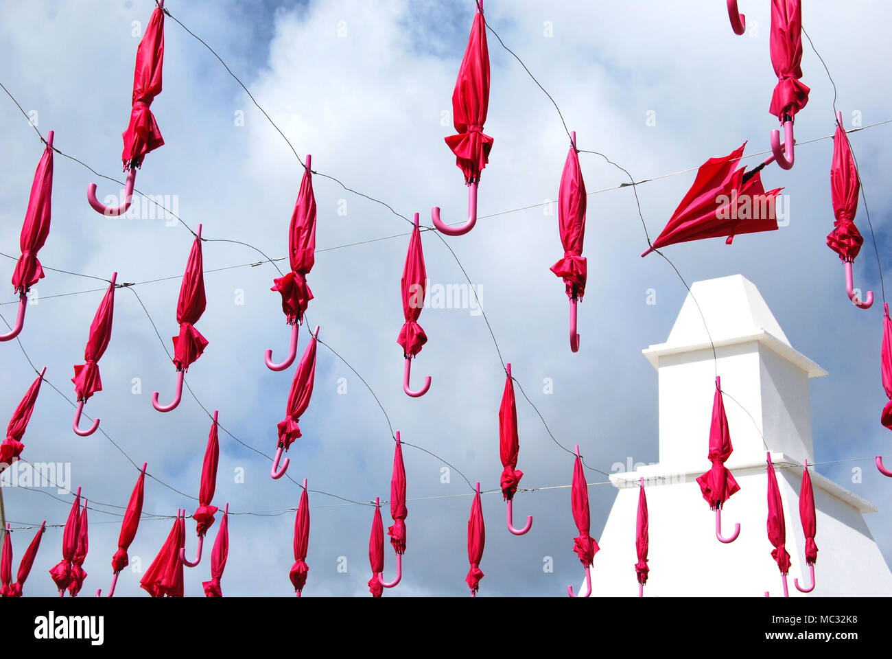 Rote Schirme Mar Stockfoto