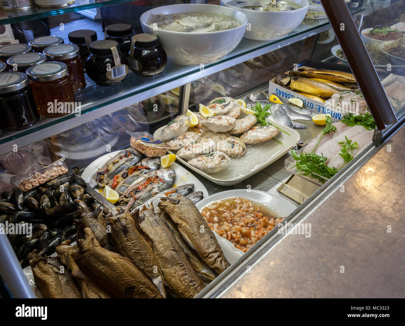 Deli Fischtheke Stockfoto