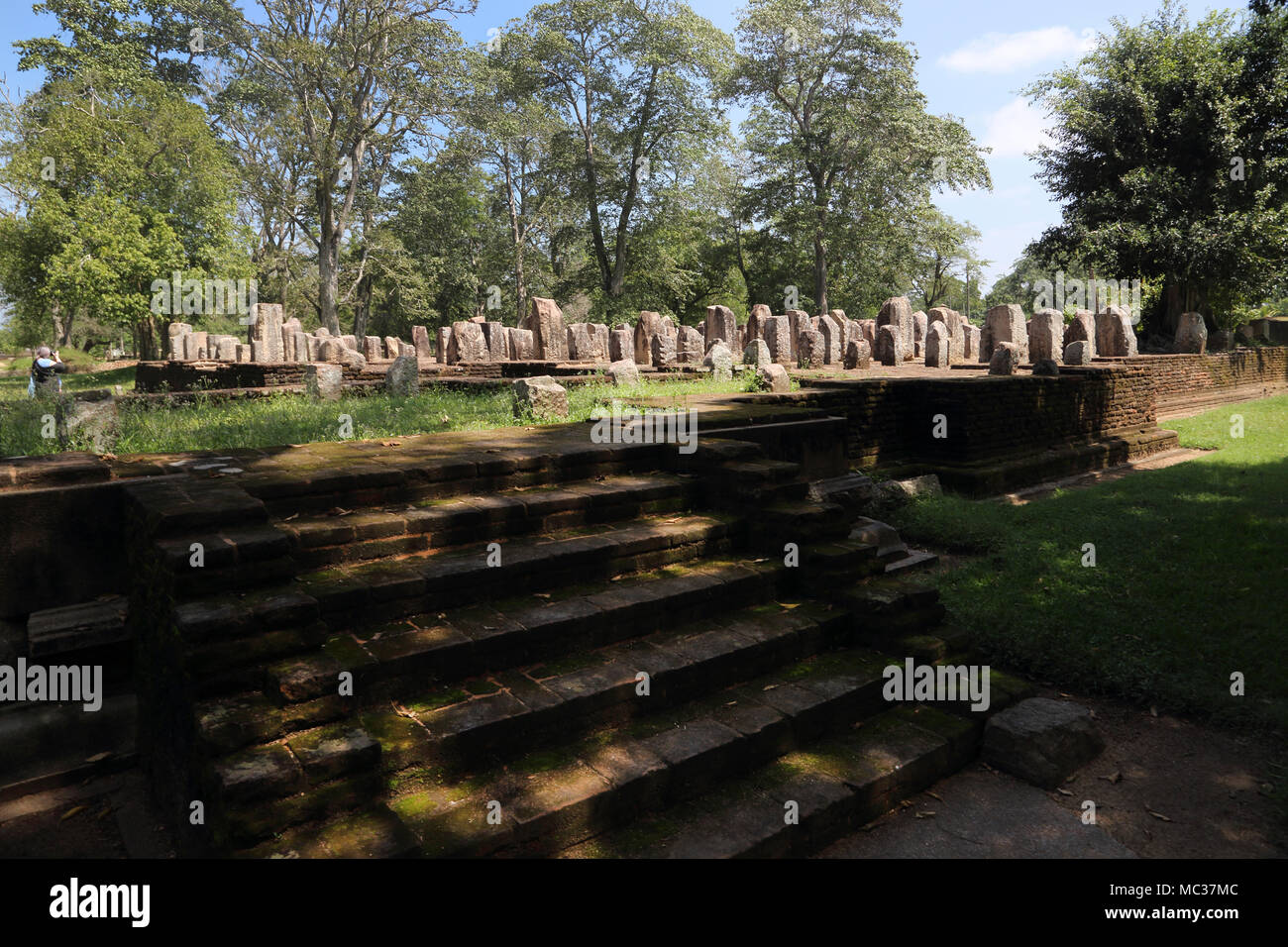 Anuradhapura North Central Provinz Sri Lanka Uposathagara (Kapitel Haus) Ruinen Stockfoto