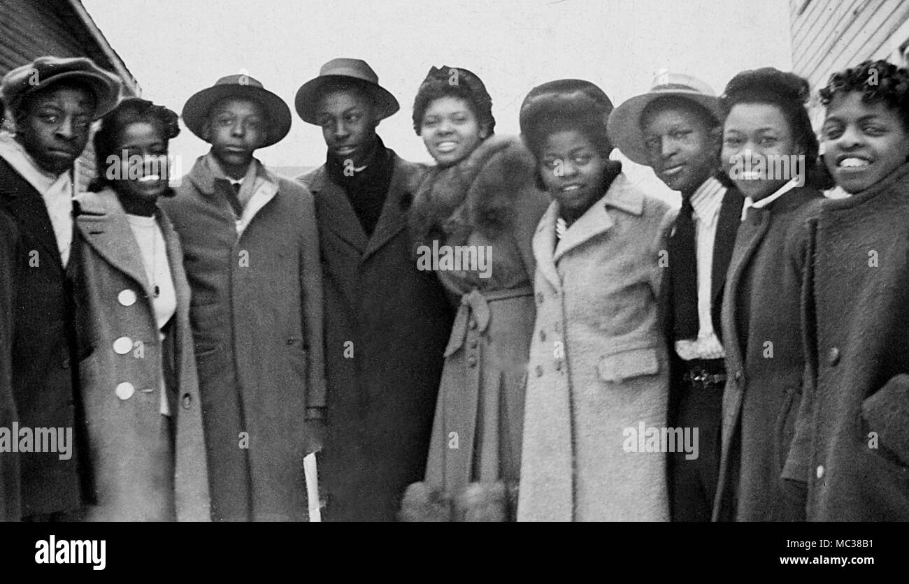 Eine Gruppe von afroamerikanischen Jugendlichen zusammen für ein Gruppenfoto, Ca. 1943. Stockfoto