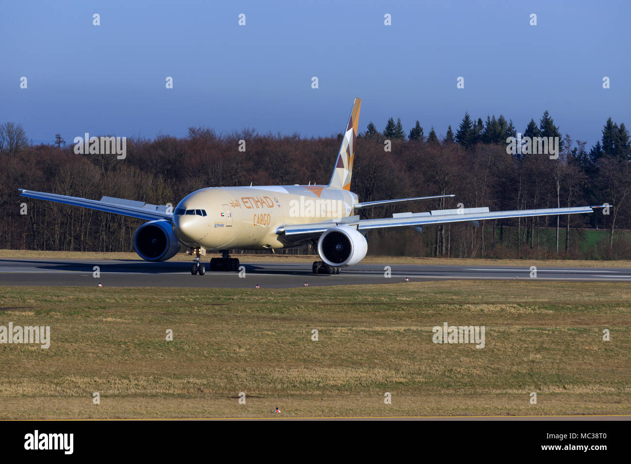 Hahn/Deutschland: Boeing 777 von ethiad in Hahn / Deutschland 28.03.2017 Stockfoto