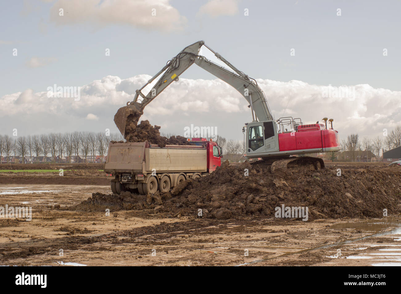 Gebrauchte LKW-Ladungen mit Boden Stockfoto