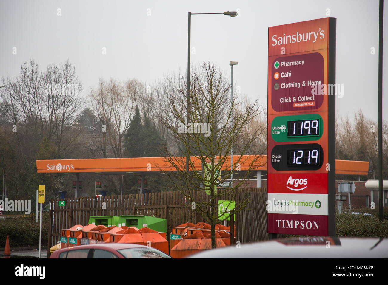 Sainsbury's-Tankstelle in Kidderminster Worcestershire England uk, die kraftstoffpreise am 12. April 2018 Stockfoto