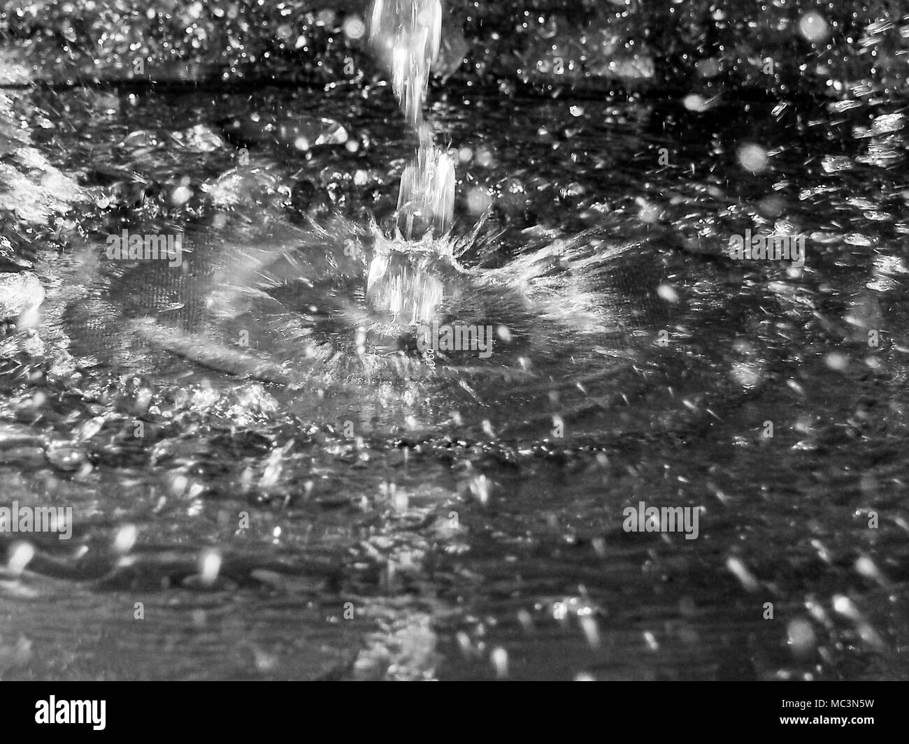 Abstrakte Wasser Tropfen und Spritzer Stockfoto