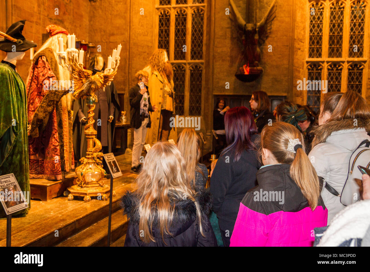 Harry Potter Studios, Hogwarts, die Herstellung von Harry Potter Warner Bros Studio Tour, London, Leavesden Kostüme große Halle mcgonigle Dumbledore Snape Stockfoto
