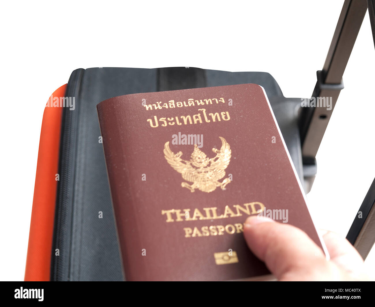 Thailand Reisepass, im Ausland in Urlaub zu fahren. Mit Gepäck Stockfoto