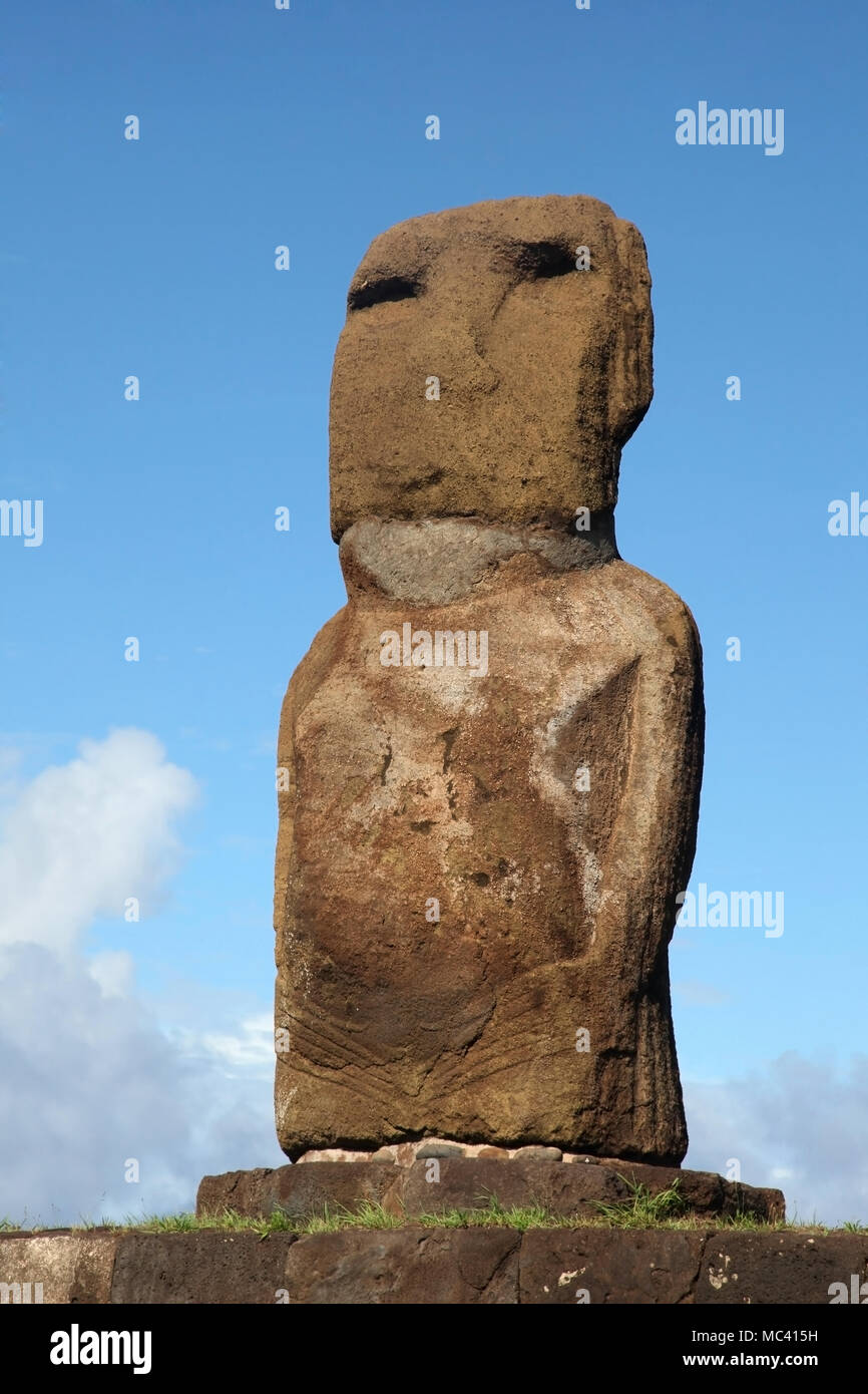 Eine Moai Ahu Riata in Hanga Piko, Easter Island, Chile Stockfoto Eine Moai Ahu Riata in Hanga Piko, Easter Island, Chile Stockfoto