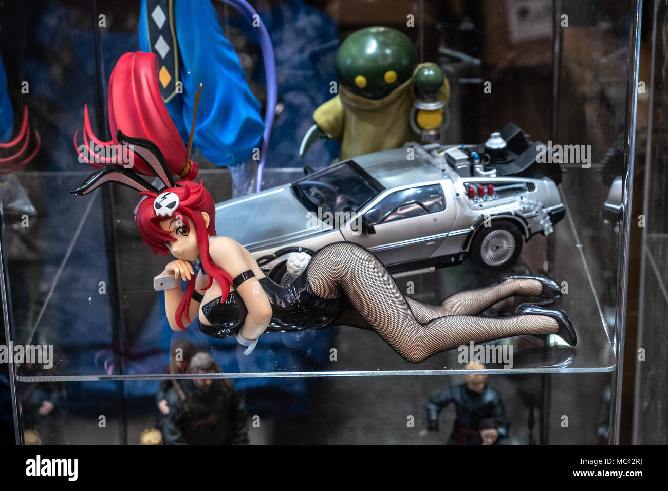 Miniatur Modell eines weiblichen comic Charakter in einer Glasvitrine zu sehen. Eröffnung der 36. Barcelona International Comic Messe vom 12.-15. April 2018 in Fira Barcelona Montjuïc. Stockfoto
