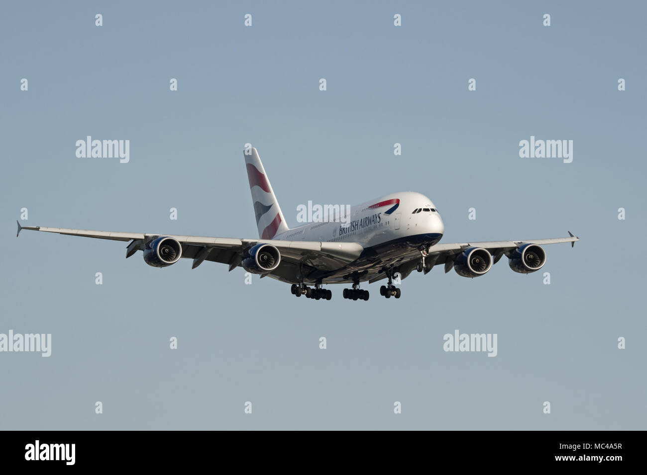 Juni 10, 2017 - Richmond, British Columbia, Kanada - British Airways Airbus A380-800 G-XLEF) breit - Körper superjumbo Jet Airliner auf Final Approach für die Landung. (Bild: © bayne Stanley über ZUMA Draht) Stockfoto