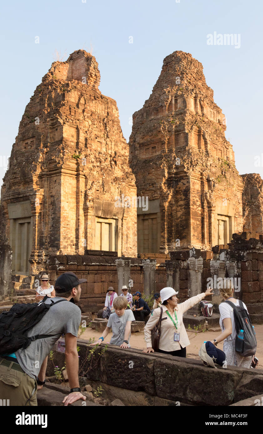 Kambodscha Tempel - Touristen in Pre Rup Tempel Angor, UNESCO-Weltkulturerbe, Kambodscha, Südostasien Stockfoto