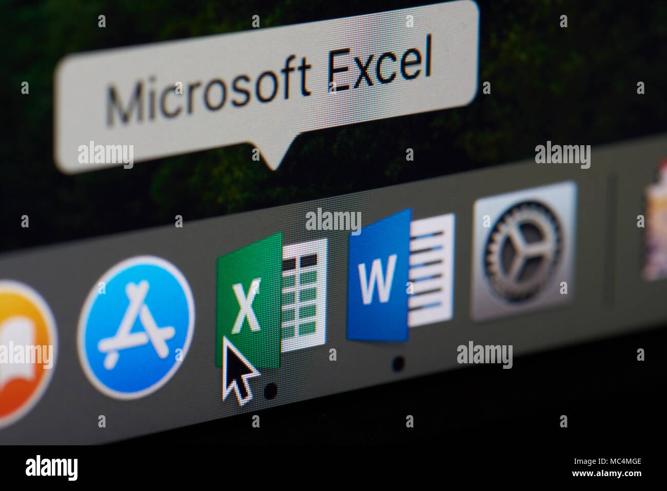 New York, USA - 12. April 2018: Microsoft Office Excel Symbol appliaction Close-up auf dem Laptop Bildschirm Stockfoto