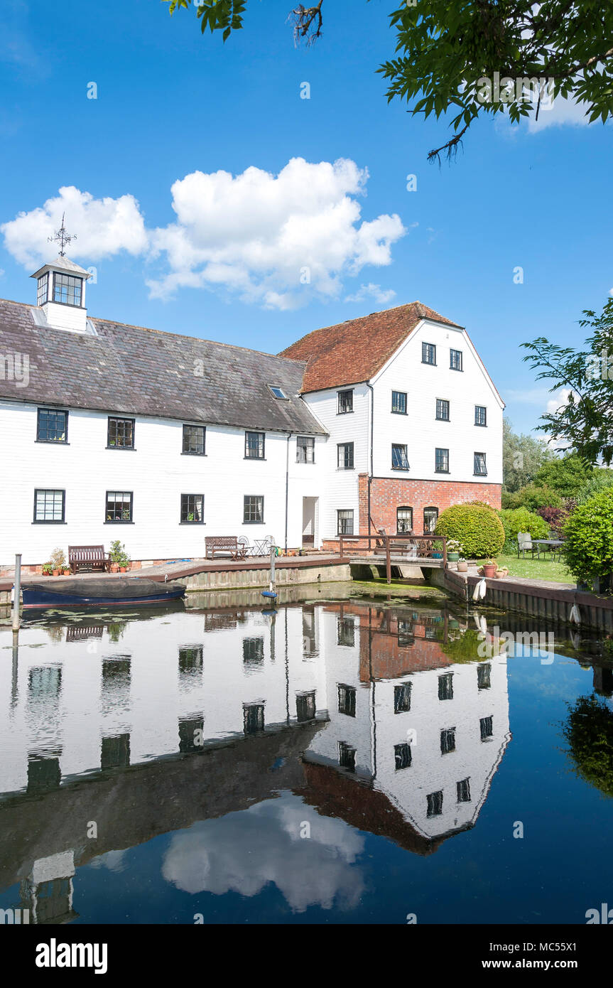 18. jahrhundert Hambleden Mühle, Mühle Ende Lock, Hambleden, Buckinghamshire, England, Vereinigtes Königreich Stockfoto