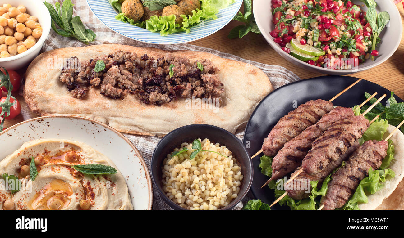 Traditionelle türkische Küche. Ansicht von oben. Middle Eastern Food Stockfoto