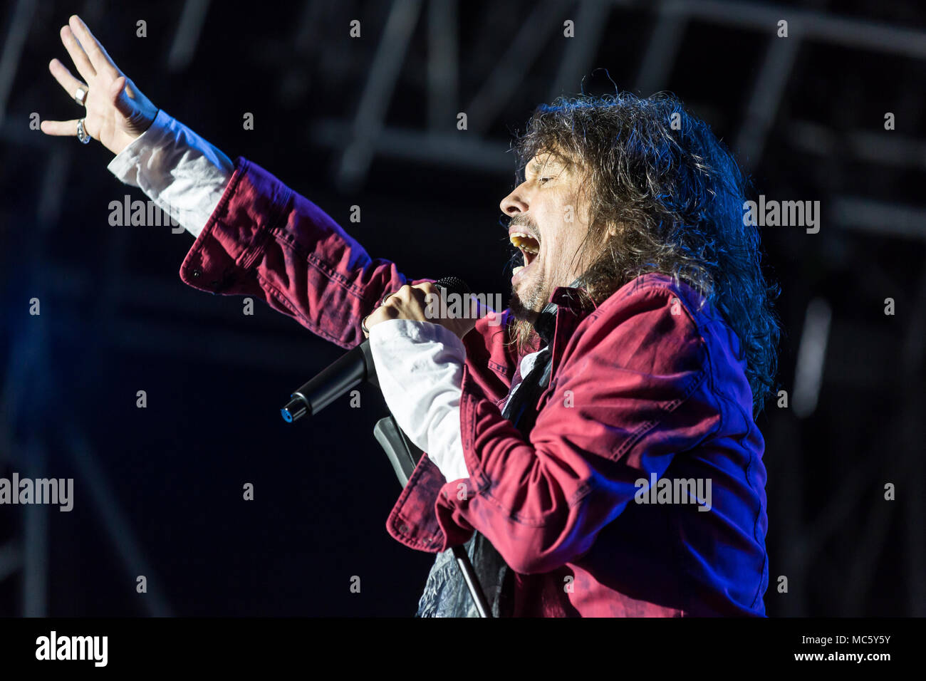 Die britisch-amerikanische Rockband Foreigner mit Sänger Kelly Hansen live auf der Magic Night am Heitere Zofingen, Aargau Stockfoto