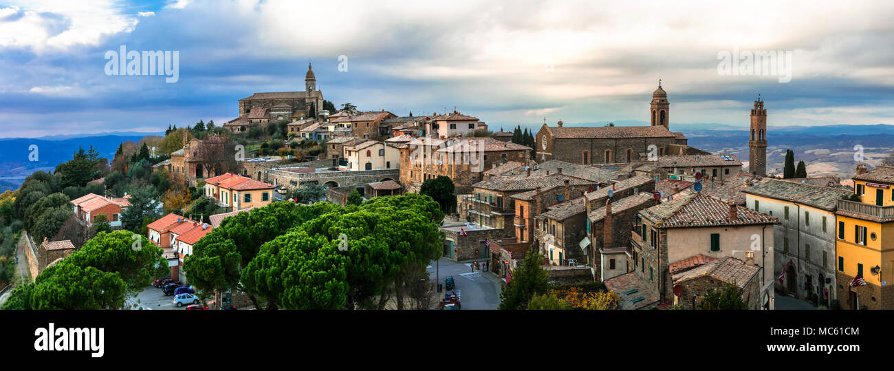 Beeindruckende Montalcino Dorf über Sonnenuntergang, Toskana, Italien. Stockfoto