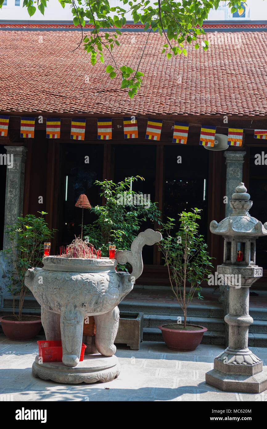 Buddhistische Heiligtum chùa Đá Bà, Nhà Thờ auf Phố, Hanoi, Vietnam Stockfoto