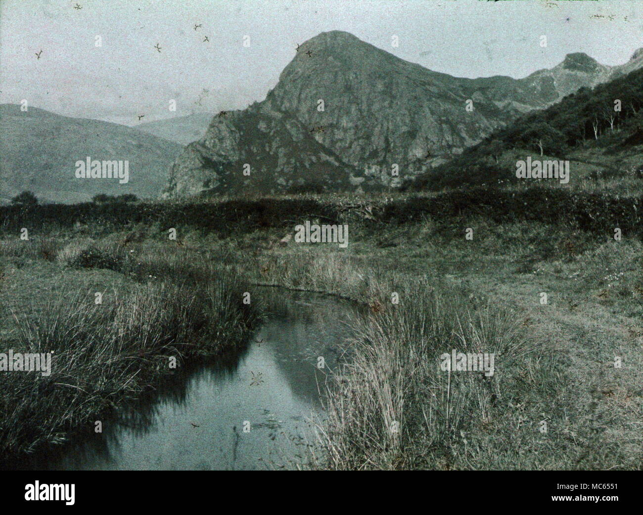 AJAXNETPHOTO. 1920 s (CA.). MERIONETHSHIRE, WALES, VEREINIGTES KÖNIGREICH. - ANSICHT MIT FRÜHEREM AUTOCHROME-FARBFILM. FOTOGRAF:UNBEKANNT © DIGITAL IMAGE COPYRIGHT AJAX VINTAGE PICTURE LIBRARY QUELLE: AJAX VINTAGE PICTURE LIBRARY COLLECTION REF:(C)AVL ACHM 1911 32 Stockfoto