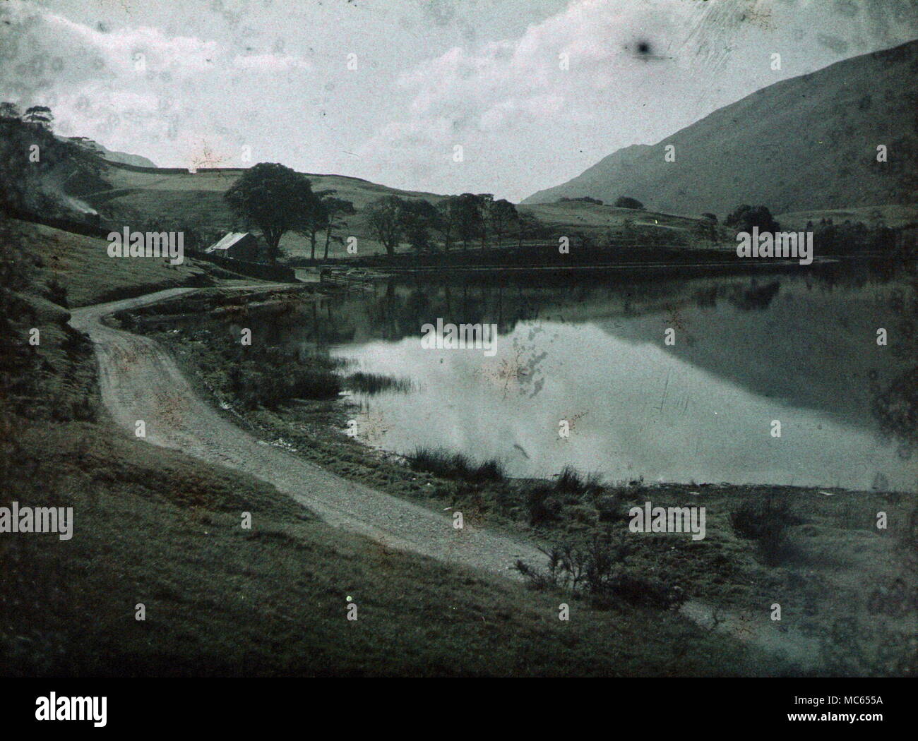 AJAXNETPHOTO. 1920 s (CA.). MERIONETHSHIRE, WALES, VEREINIGTES KÖNIGREICH. - ANSICHT MIT FRÜHEREM AUTOCHROME-FARBFILM. FOTOGRAF:UNBEKANNT © DIGITAL IMAGE COPYRIGHT AJAX VINTAGE PICTURE LIBRARY QUELLE: AJAX VINTAGE PICTURE LIBRARY COLLECTION REF:(C)AVL ACHM 1911 38 Stockfoto