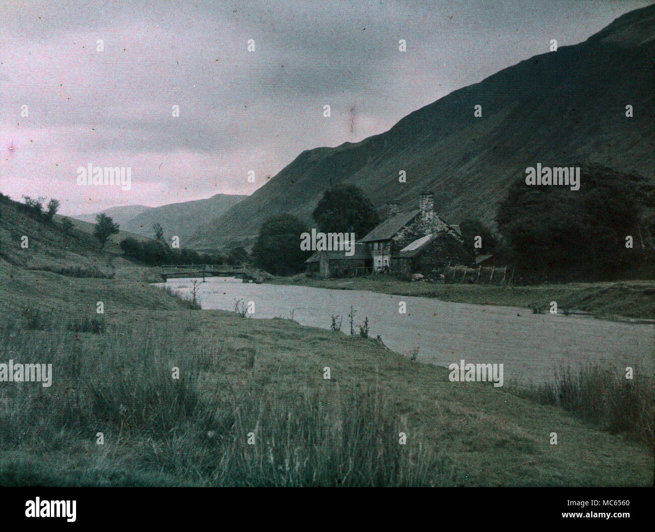 AJAXNETPHOTO. 1911 (ca.). MERIONETHSHIRE, Wales, Vereinigtes Königreich. - Ansicht GEMACHT MIT FRÜHEN AUTOCHROME FARBE FILM. Fotograf: unbekannt © DIGITAL IMAGE COPYRIGHT AJAX VINTAGE BILDARCHIV QUELLE: AJAX VINTAGE BILDARCHIV SAMMLUNG REF: C) (AVL ACHM 1911 58 Stockfoto