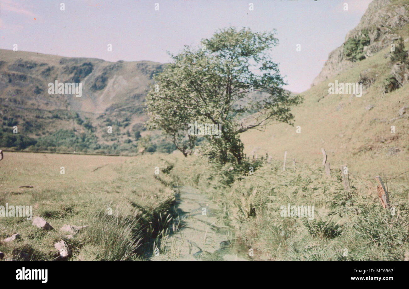 AJAXNETPHOTO. 1930er Jahre (ca.). MERIONETHSHIRE, Wales, Vereinigtes Königreich. - Ansicht GEMACHT MIT FRÜHEN DUFAY FARBE FILM. Fotograf: unbekannt © DIGITAL IMAGE COPYRIGHT AJAX VINTAGE BILDARCHIV QUELLE: AJAX VINTAGE BILDARCHIV SAMMLUNG REF: C) (AVL DUF 1911 03 Stockfoto