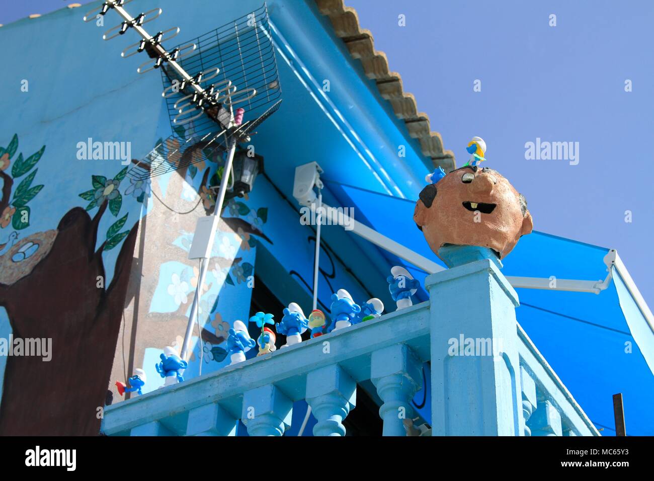 Die blauen ummauerten Dorf von Juzcar, Malaga, Spanien Stockfoto