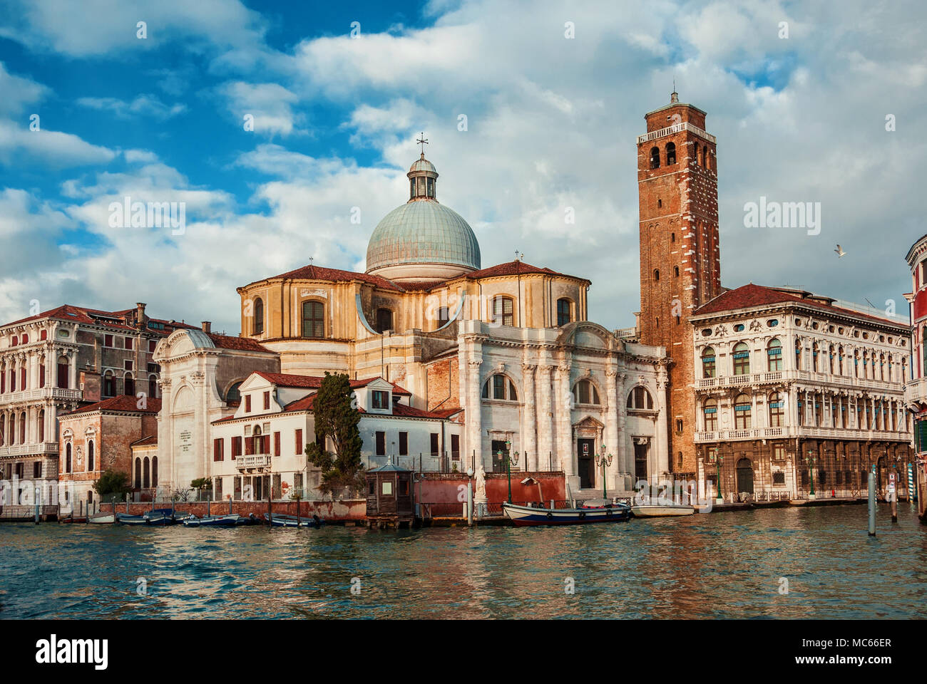 Saint Jeremia und Saint Lucy Kirche in Venedig, errichtet im Jahre 1753, von der Grand Canal gesehen Stockfoto
