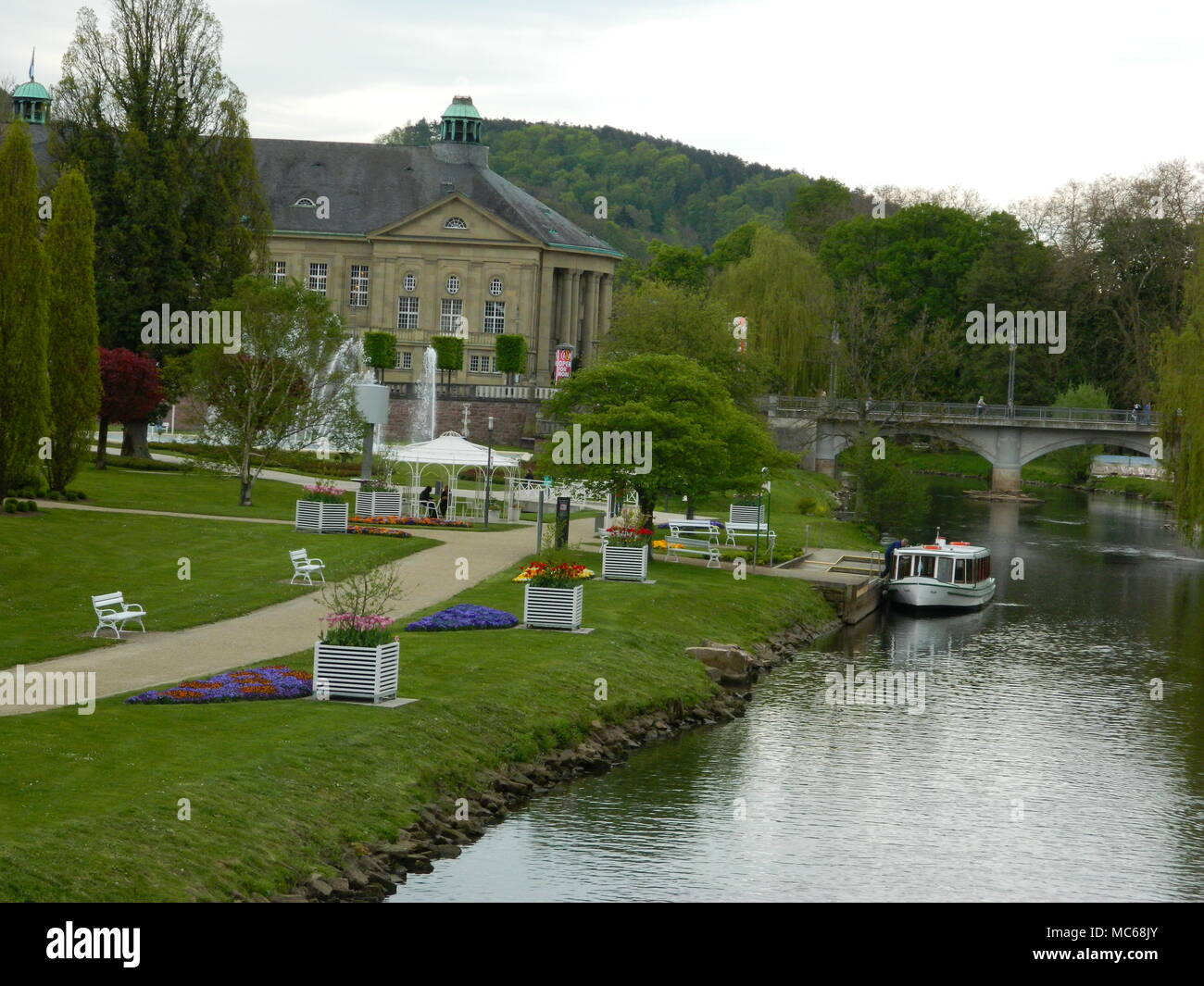 Bad Kissingen, Bad Kissingen, Unterfranken, Bayern, Deutschland - 11. Mai 2017: Kochsalzlösung Schiff auf der Saale Stockfoto