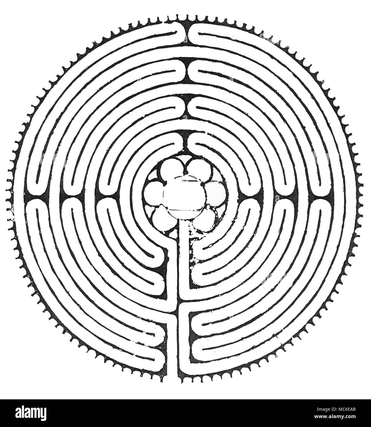 Labyrinthe - chartres - Labyrinth, in das Kirchenschiff der Kathedrale von Chartres ist wirklich eine tanzende Masse - Man kann nicht im Folgenden eine schlängelnde Linien verloren. Vom Startpunkt aus, ist man unweigerlich zum Zentrum, wo in früheren Zeiten gab es eine Messingplakette Lager ein Bild von Theseus Kampf gegen den Minotaurus führen. Design aus dem 13. Jahrhundert. Stockfoto