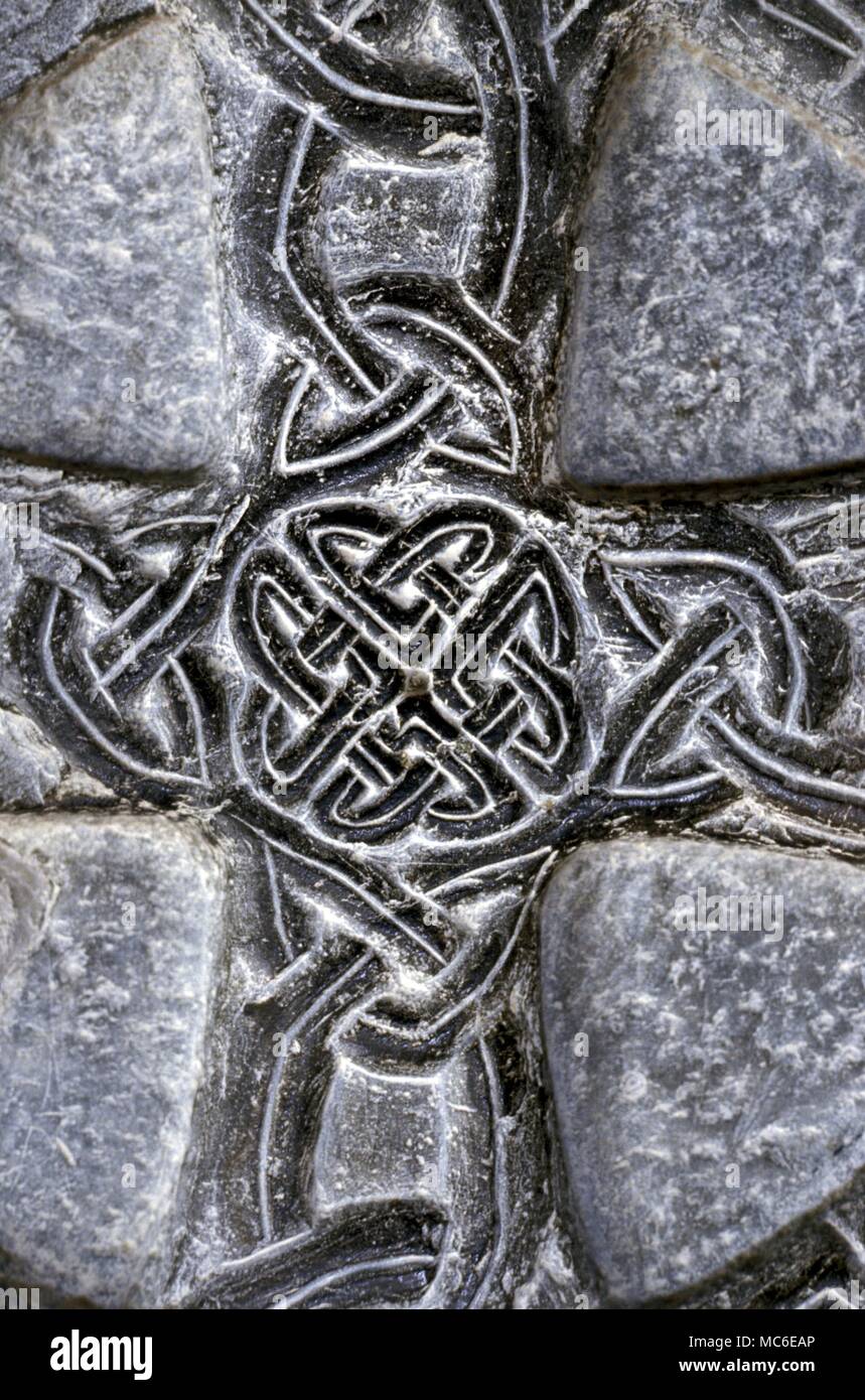 Keltische Symbolik, Kreuz, der alten keltischen Kreuz in der Kathedrale von St Davids Wales Stockfoto