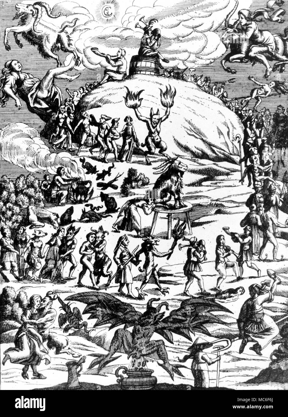 Alle frolics der Sabbat. In der oberen linken, eine Hexe fällt (seeminly mit etwas Freude für sich und für jene Unten) von Ihrem transvecting Ziege an ihren rechtmäßigen Platz am Sabbat. Brandbomben Dämonen führen die Witting und unwissentlich rund um den Gipfel des Brockens auf den Sabbatic Ziege, die in der hinteren küsste durch eine neue konvertieren. Im Vordergrund, ein Teufel umfasst eine abgeneigt Maiden. Stockfoto