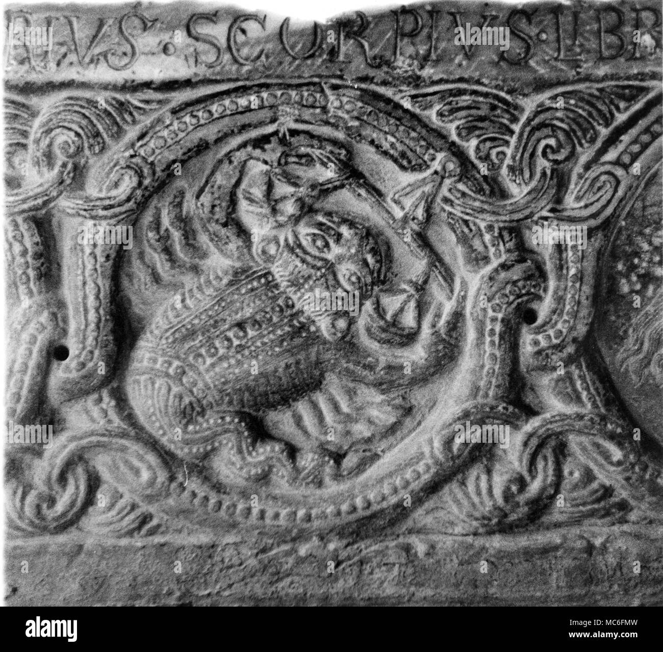 Asrology - Scorpius - von der so genannten "Tierkreiszeichen arch' im Kloster Sacra di San Michele, Val di Susa, 12. Jahrhundert Stockfoto