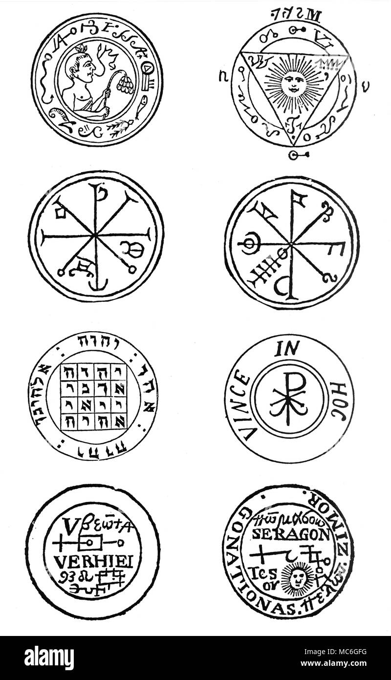 GRIMOIRES - TALISMANE Talismane sind magische Figuren entworfen, um bestimmte Effekte durch geistliche Mittel - in der Regel durch die Kraft einer besonderen Engel oder Dämon zu erreichen. Wie die Mehrheit der Talismane, die acht Hier aufgezeichnet werden letztlich aus dem grimoire Tradition abgeleitet. Von oben, von links nach rechts zu lesen. Ein Talisman aus dem enchiridion von Papst Leo III., die Kontrolle über die genii zu gewährleisten, die auf das Erreichen von allen Arbeiten, oder die Arbeit anderer zu behindern. Ein Talisman aus dem enchiridion von Papst Leo III., die Unterscheidung von Gut und Böse Absichten Anderer zu geben. Stockfoto