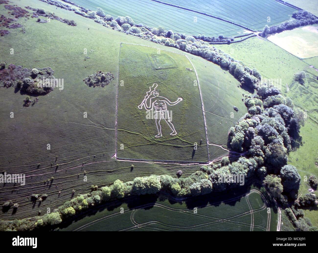 HILL ZAHLEN - Cerne Abbas. Der Cerne Abbas Giant, aus der Luft Stockfoto