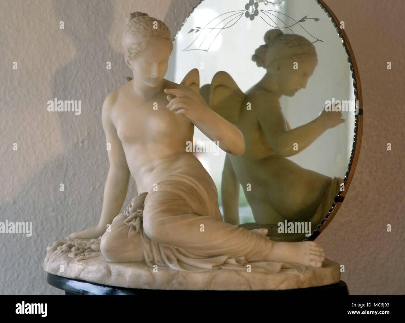 Feen. Marmorstatue eines geflügelten Märchen im Stil von Canova, sondern Bildhauer unbekannt. Private Sammlung Stockfoto