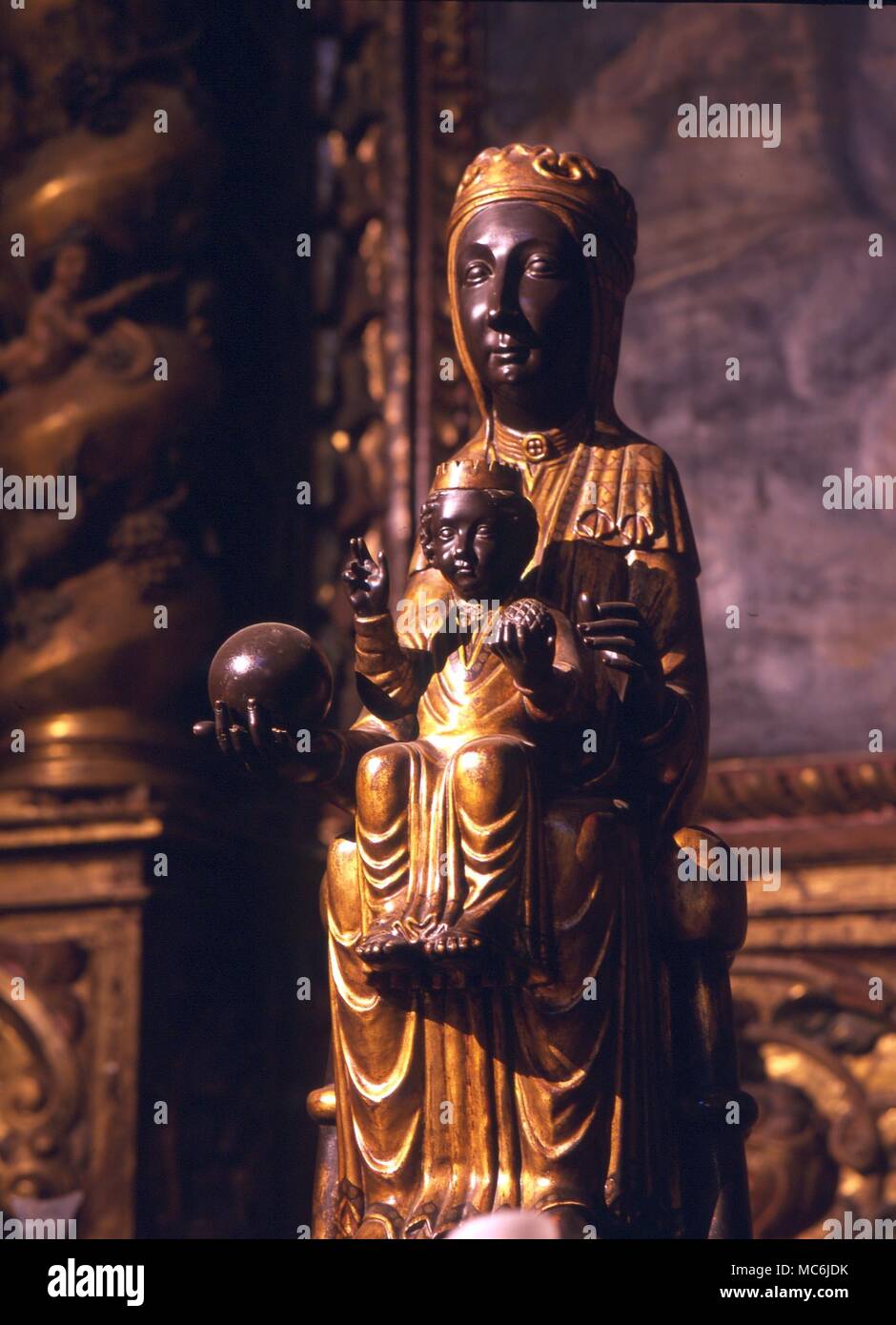 Schwarze Jungfrauen-San Cugat del Valles. Die schwarze Madonna in der Klosterkirche von San Cugat del Valles (Barcelona, Spanien). Dies ist eine Kopie der in Montserrat Stockfoto