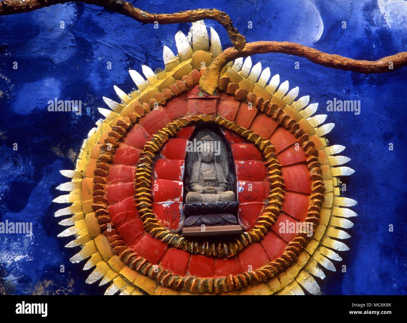 Astral Darstellung der astrale Körper des Buddha bezeichnet eine große Perle, die mehrere Meilen wurden aus dem Tiger Balm Park Hong Kong angeblich Stockfoto