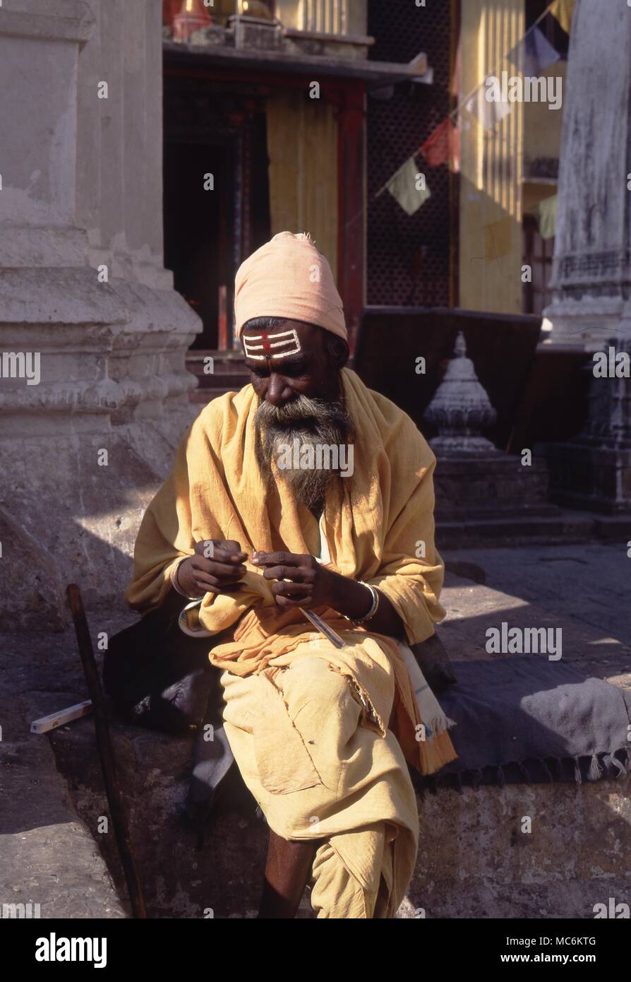 Heiliger Mann, Anhänger von Kali, im Tempel des Swayambhunath Kathmandu. Nepal Stockfoto