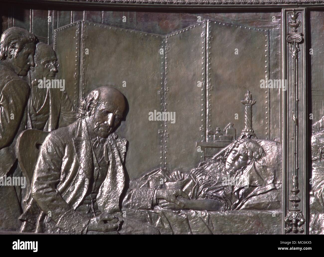 Der Homöopathie Hahnemanns. Samuel Hahnemann (1755-1843) als Heiler bas-relief aus dem Hahnemann Memorial von C.H.Niehaus in der Scott Circle, Washington DC Stockfoto