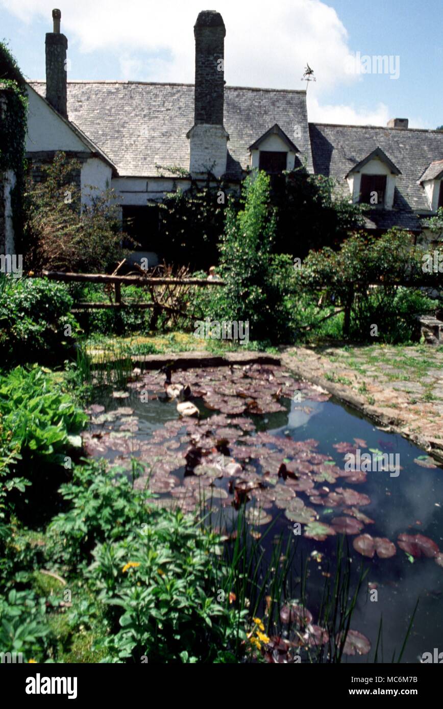 Haunted places - Chambercombe Manor. Der Landsitz von Chambercome (hauptsächlich Tudor) in Ilfracombe, wird durch mehrere Geister, einschließlich der Geist der Lady Jane Grey heimgesucht, und ein unbekannter Mönch. Stockfoto