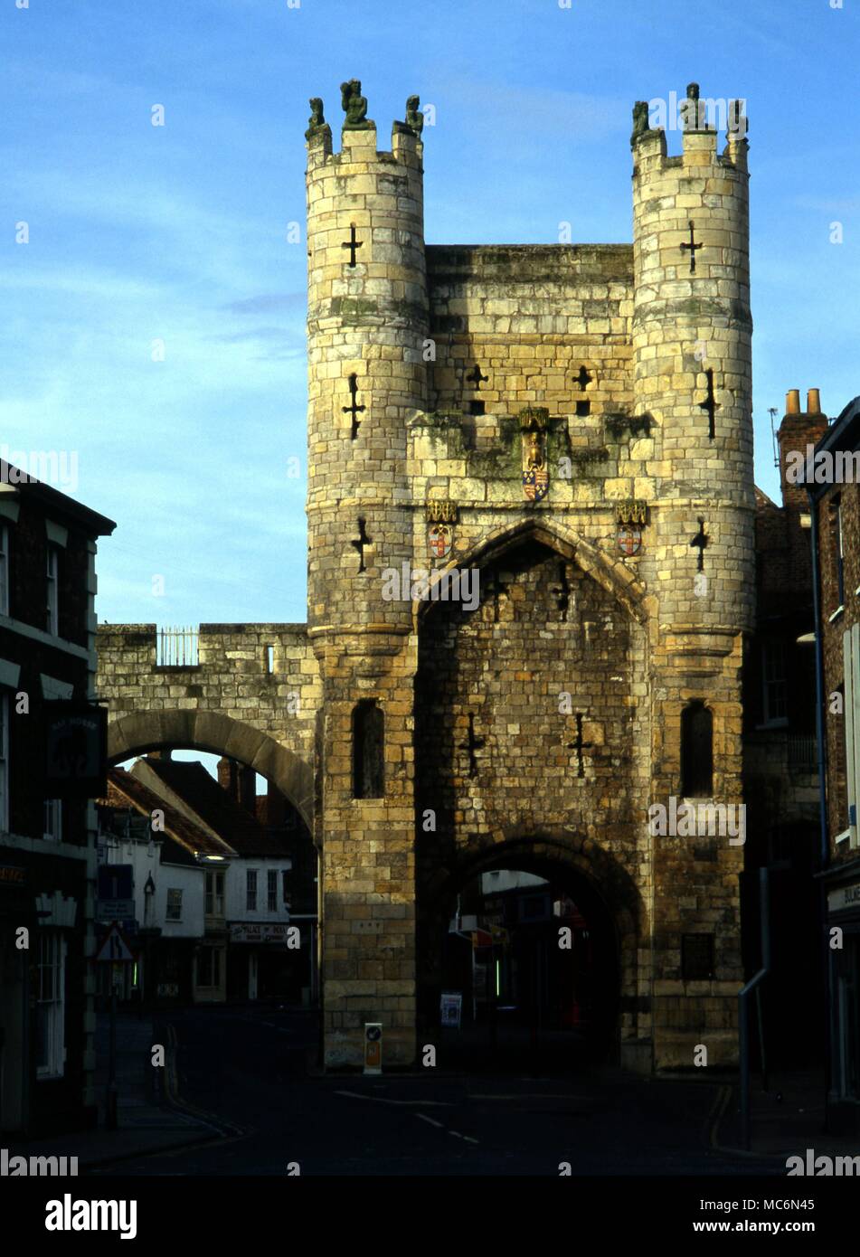 North Yorkshire das Tor als Mönch Mönch Bar Bar bekannt ist das Erarbeiten von den Toren der Stadt. Es besteht aus einem 4-stöckigen Pförtnerhaus, das stammt aus dem frühen 14. Jahrhundert. Mönch Bar ist heute das Richard III Museum Stockfoto